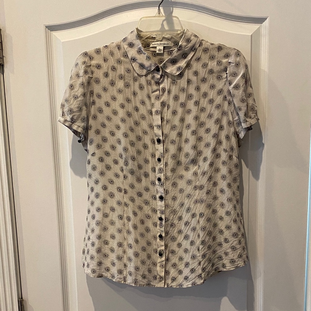 Banana Republic Cream and Black Button Down Shirt